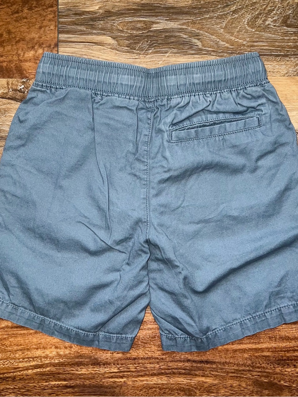 Old Navy Boys Above Knee Dock Shorts (3 Pack) - Navy/Light Blue/Tan, Size M (8) - Picture 5 of 10